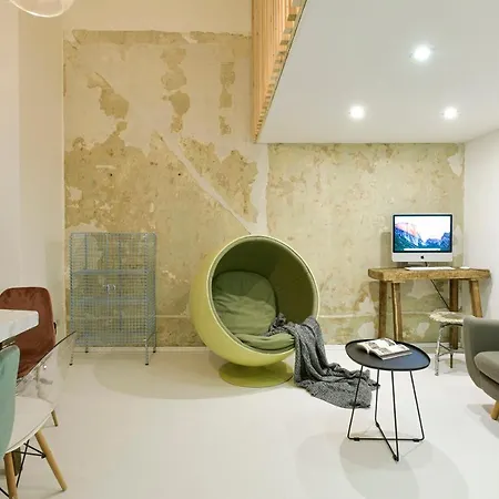 Apartment City Center Designer In Eclectic Building