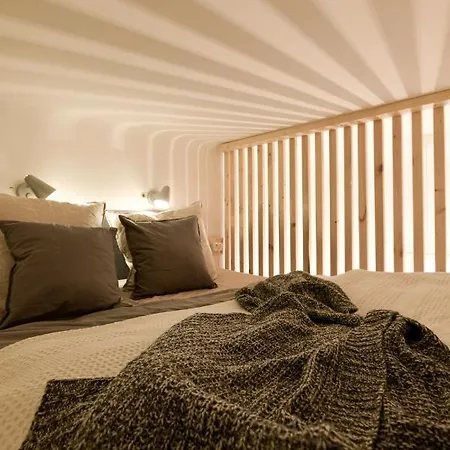 Apartment City Center Designer In Eclectic Building